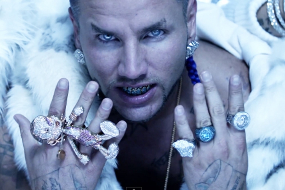 RiFF RAFF – TiP TOE WiNG iN MY JAWWDiNZ (OFFiCiAL MUSiC ViDEO)
